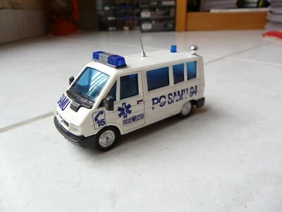 Renault Trafic SAMU APHP 94 Solido 29 1/50 Miniatura RARA - Immagine 1 di 2