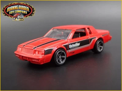 1987 87 BUICK Ripiano Gnx Black Widow Scarico 1:64 Diorama Scala Modellino Auto - Immagine 1 di 4