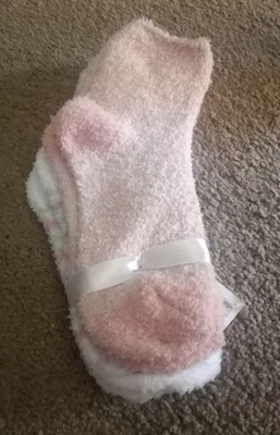 2 Pair of Womens Aloe Infused Cozy Socks Fits Shoe Size 4-10 Pink  - Image 1 of 2