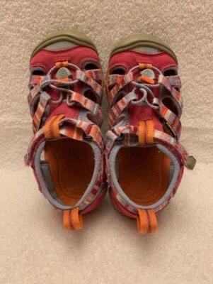Sandalias deportivas acuáticas KEEN Newport rosa/naranja/gris a rayas talla 11 para niños 1016427 Foto 1 de 4