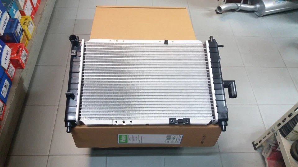 RADIATORE:DAEWOO: MATIZ:0.8 DAL.98AL.03,CHEV:MATIZ-SPARK:0.8-1.0,LPG DAL'98AL'05 Foto 1 de 1