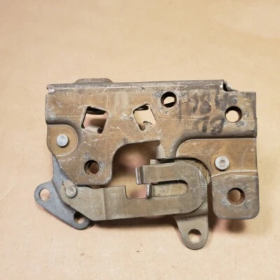 NOS Jaguar XJ6 Series 1 and 2 Front Left LH Door Lock BD39801 - Image 1 of 4