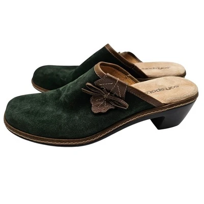 Mules SoftSpots Mujer 9M Gamuza Verde, Borde Marrón Acolchado Sin Cordones Tacón de Cuña Foto 1 de 4