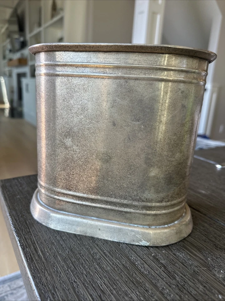 Maceta o jarrón Pottery Barn plateado mediano 7x7 fotos a cuadros  Foto 1 de 4