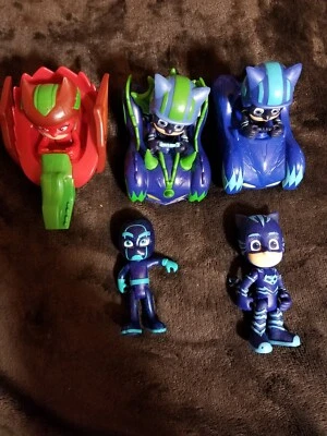 Lote de 5 Máscaras PJ Juguetes: 2 Figuras de Acción 3 Vehículos con Figuras Adjuntas Foto 1 de 4