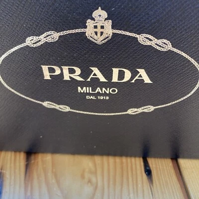Caja de zapatos vacía negra brillante plateada Prada Milano con tarjeta original 13,25x8,25x5,2 Foto 1 de 4