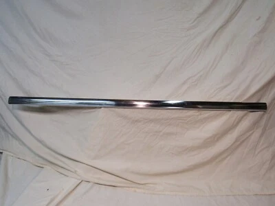 Chrysler New Yorker St Regis 1955 de lujo puerta lateral del conductor moldura inferior Foto 1 de 4