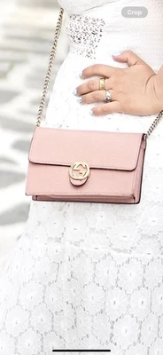 Auténtica billetera Gucci rosa ligeramente usada con cadena Foto 1 de 4