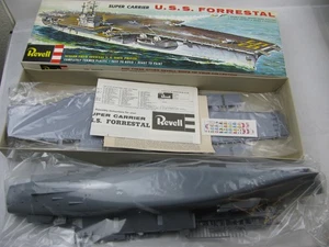 230| Revell Bausatz H-339 Super Carrier U.S.S. Forrestal - Bild 1 von 2