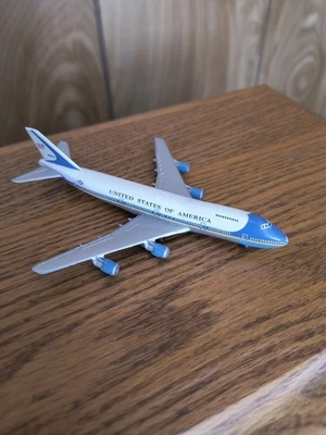 Avión presidencial Schabak escala 1/600 US Air Force One diecast Foto 1 de 4