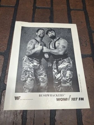 Foto promocional estación de radio WWF Bushwhackers 8X10  Foto 1 de 2