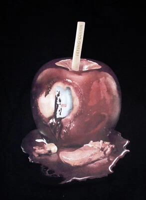 Camiseta masculina preta FLYING COFFIN Candy Apple L lâmina de barbear Halloween terror - Imagem 1 de 2