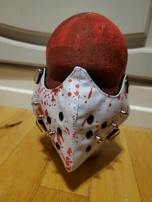 Máscara de media cara blanca con remaches sangrientos unisex motociclista gótico punk máscara facial Foto 1 de 3