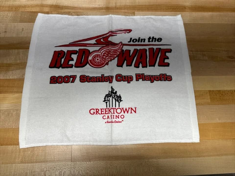 Detroit Red Wings Hockey 2007 Rally Towel Stanley Cup Playoffs Red Wave Box 101 Cover
