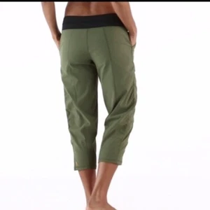 Lucy Get Going Capri Pants Womens Elastic Waist Ruched Front green Athleisure 3X - Picture 1 of 7