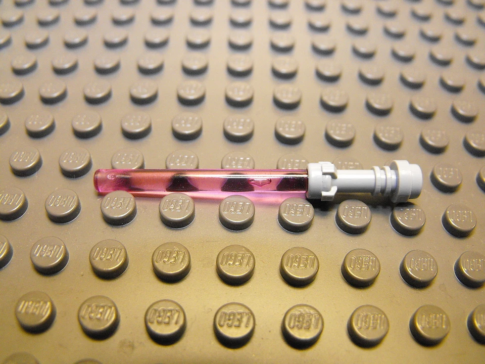 Lego Star Wars empuñadura gris con sable de luz rosa oscuro trans #L15 Foto 1 de 1