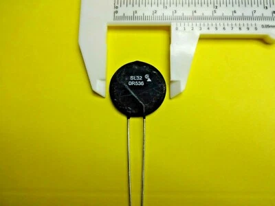 LIMITADOR DE INYECCIÓN .5 OHMIOS 30 AMPERIOS MIN 32 MM PARA DYNACO HAFLER ¡OTROS SEGÚN LO SOLICITADO! Foto 1 de 4