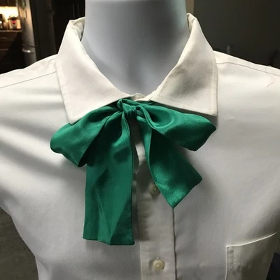 Pajarita vintage de seda con coño para mujer verde lisa años 80 hecha en Japón seda real Foto 1 de 4