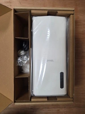 Router de puerta de enlace Ethernet triple banda ZYXEL EX7710-B0 AX11000 WiFi 6E 10 GB WAN/LAN Foto 1 de 2