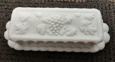 Plato de mantequilla vintage Westmoreland patrón de vidrio de leche #108 cereza y uva con tapa Foto 1 de 4