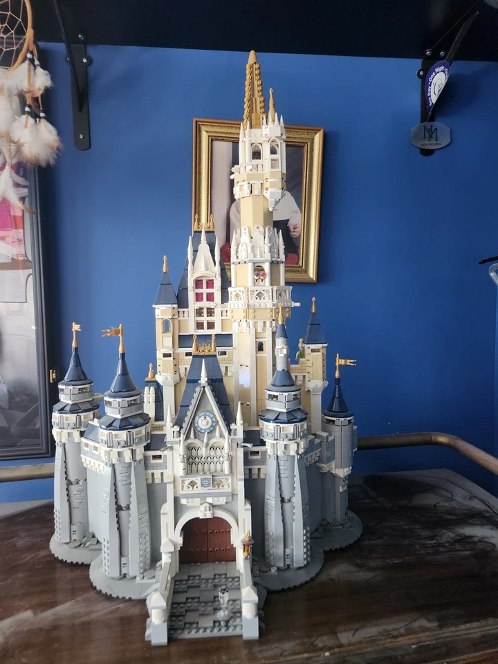 LEGO Disney: The Disney Castle (71040) - Image 1 of 4