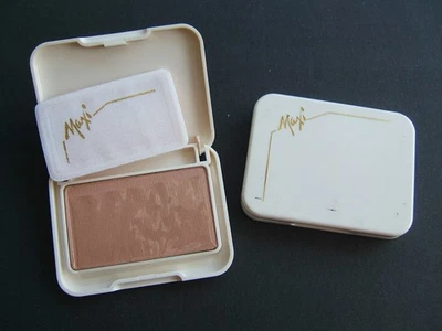 MAX FACTOR MAXI FRESH FINISH PRESSED FACE POWDER COMPACT 11g DIFFERENT SHADES – - Image 1 of 2