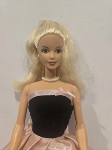 Barbie Muñeca Silueta atemporal 2000 Vestido Pendientes Collar Anillo Sin Caja - Imagen 1 de 10