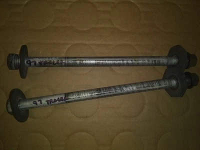 Ford Escort ZX2 1997-2003 Tracer perno de husillo trasero (juego de 2) 98 99 00 01 02 Foto 1 de 4