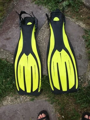 Typhoon T-Jet Adult Fin - Mens Size Lg XL Diving  and Snorkeling Yellow - Image 1 of 4