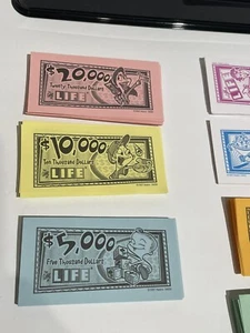 Game of Life replacement pieces (Money/Promissory notes/Bankers tray - Picture 1 of 4