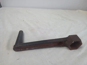 Vintage Winding Handle Metal hexagonal cast iron - Picture 1 of 7
