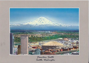 Postcard Washington State Seattle Downtown Aerial View Mt Rainier MINT - Imagen 1 de 1