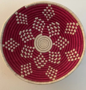 Rwanda Sisal Woven Bowl Basket, 12" Diameter, Fair Trade, Pre-owned - Picture 1 of 6