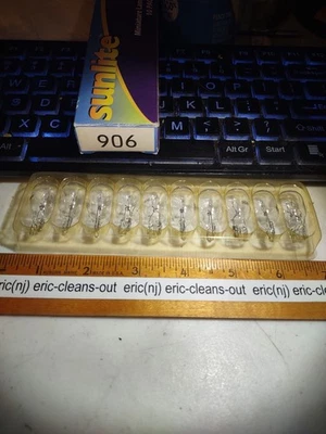 Sunlite 906 9W/T5/13V/CL/W 9-watt 13-volt Wedge Based Miniature T5  box of 10 - Image 1 of 3