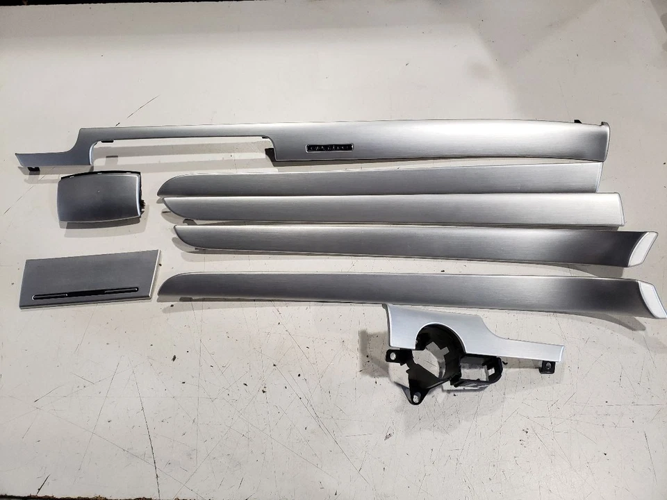 05-08 奥迪 A4 Quattro - 内部装饰套件 - 原始设备制造商 8E1853190 8E0867419 8E0857967 — 第 1/4 张图片