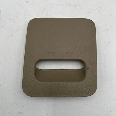 Tapa de cubierta de panel de fusibles de tablero Kia Sorento 2009-2015 84752-2P000 OEM Foto 1 de 3