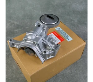 HONDA Genuine Oil Pump S2000 F - SERIES F20C F20C1 F20C2 15100 - PCX - 023 - Picture 1 of 4