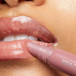 Brand New & Sealed REVLON Kiss Plumping Lip Creme Cream - Barely Blush (525) - Picture 1 of 3