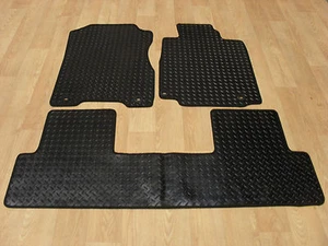 Car Mats for Honda CR-V 2012-18 Tailored Fit RUBBER Car Mat Set in Black - Picture 1 of 1