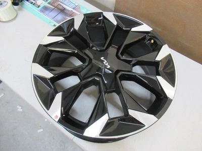 (1) 2026 KIA SORENTO OEM FACTORY 20" WHEEL RIM 2025 2024 MACHINED/BLACK - Image 1 of 4