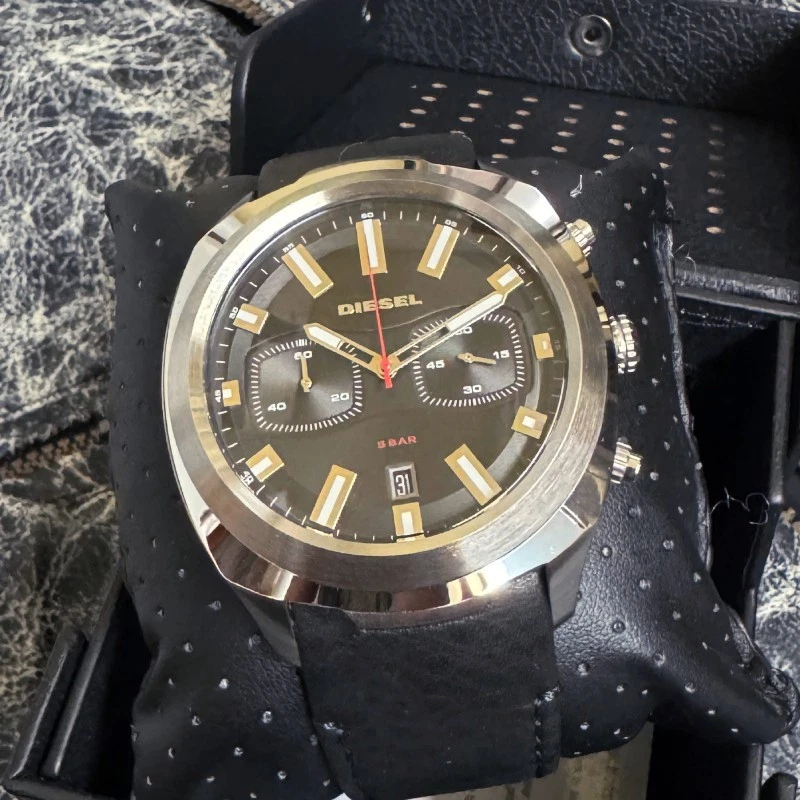 Diesel Men's Chronograph Tumbler Silver Tone Black Leather 48mm Watch DZ4499