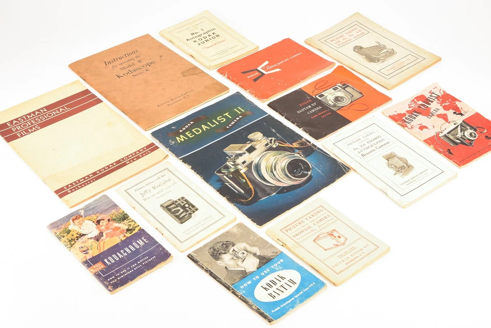 Kodak Lot of Vintage Camera Instruction Manuals Medalist Bantam Brownie Retina - Image 1 of 4