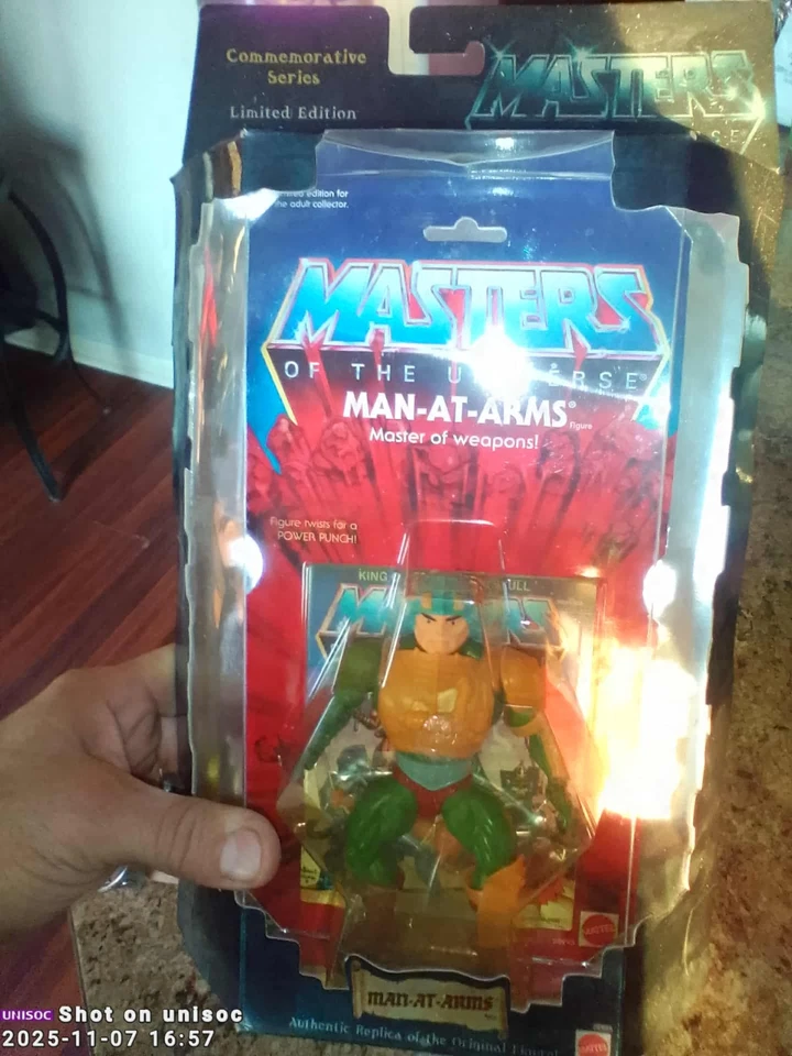 Man-At-Arms 1 de 10.000 MASTERS OF THE UNIVERSE Serie Conmemorativa (Box Wear) Foto 1 de 1