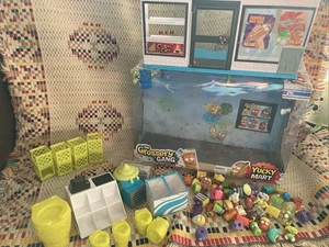 The Grossery Gang Yucky Mart With Figures Lot With Box - Picture 1 of 18