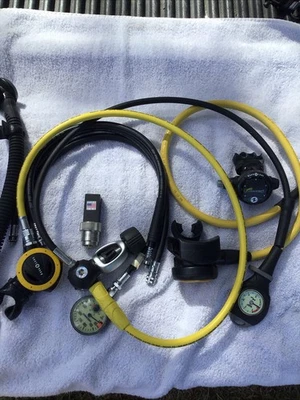 Diving Equipment Lot Regulators, Pressure Gauge, Aqua Lung, Mares, Oceanic - Image 1 of 4