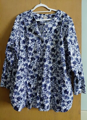 Duluth Trading Co Women’s Plus Size 2X Wrinkle Fighter Tunic Blue White Floral - Image 1 of 4