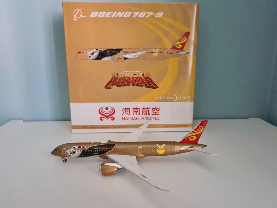 Hainan Airlines	Boeing 787-9	B-1343	Kung Fu Panda 4 Gold - KP4 - Immagine 1 di 3