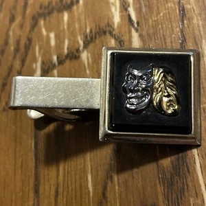 Rare Spooky COMEDY & TRAGEDY THEATRE MASKS Vintage Tie Clip Bar - Picture 1 of 5