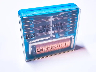 V23030-C1032-A106 Siemens Card Relay 5VDC 6PDT 2A 6C 20-Pin - Image 1 of 4