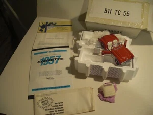 EX Franklin Mint 1:24 Ltd Ed 1957 Red/White Corvette w/Box, COA, & All Paperwork - Picture 1 of 17